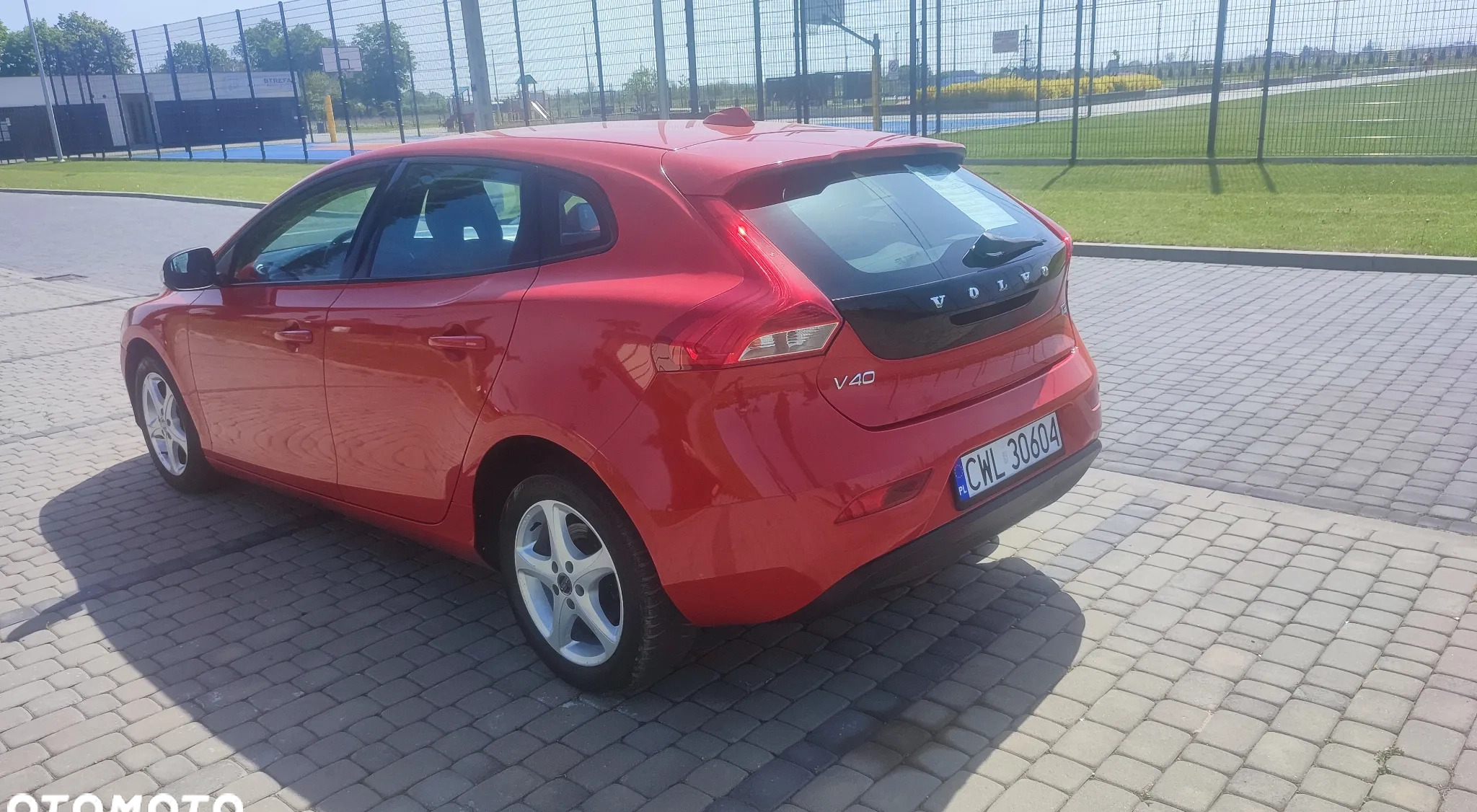 Volvo V40 cena 50900 przebieg: 130839, rok produkcji 2016 z Leśna małe 137